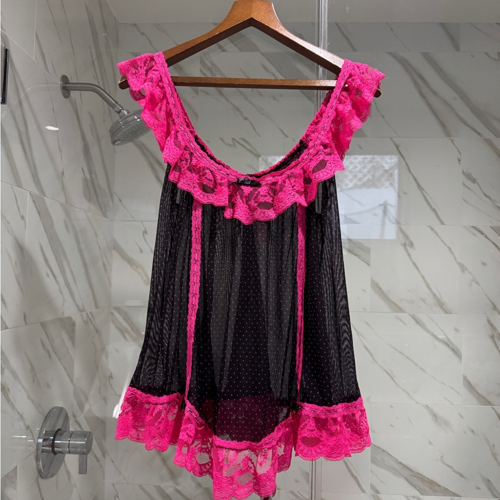 Vintage 2006 NWT sexy little things Victoria’s Secret lingerie with polka dots M